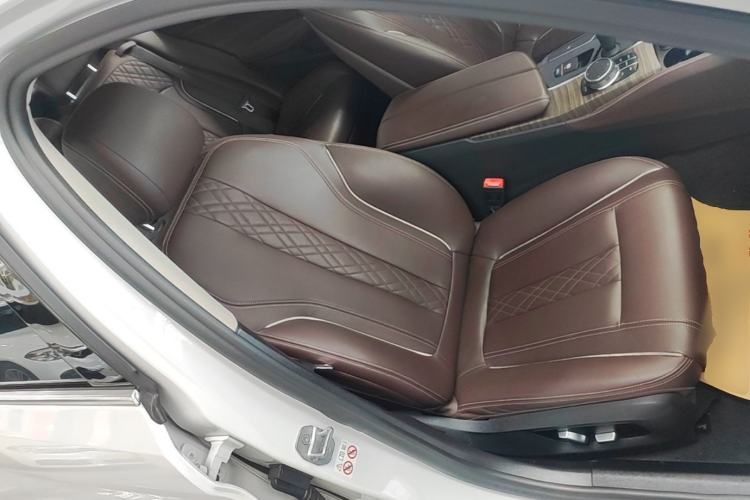 Used BMW 5 Series 2018 Revised Version 530Li Leading Edition Luxury Package Right Front Seat
