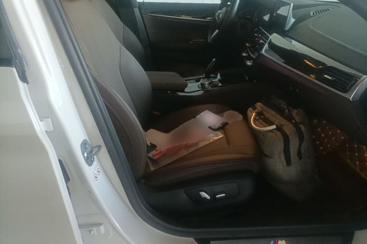 Used BMW 5 Series 2018 525Li M Sport Package Right Front Seat