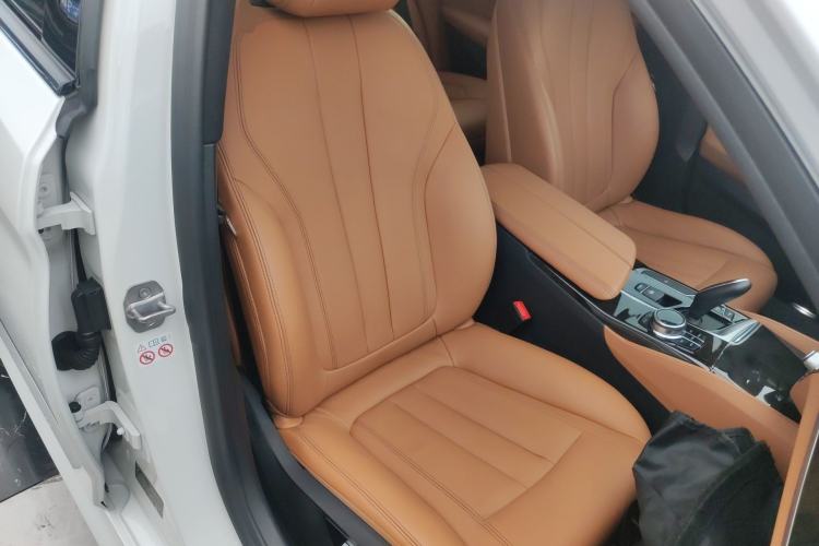 Used BMW 5 Series 2018 Restyled 530Li Leading Edition M Sport Package Right Front Seat