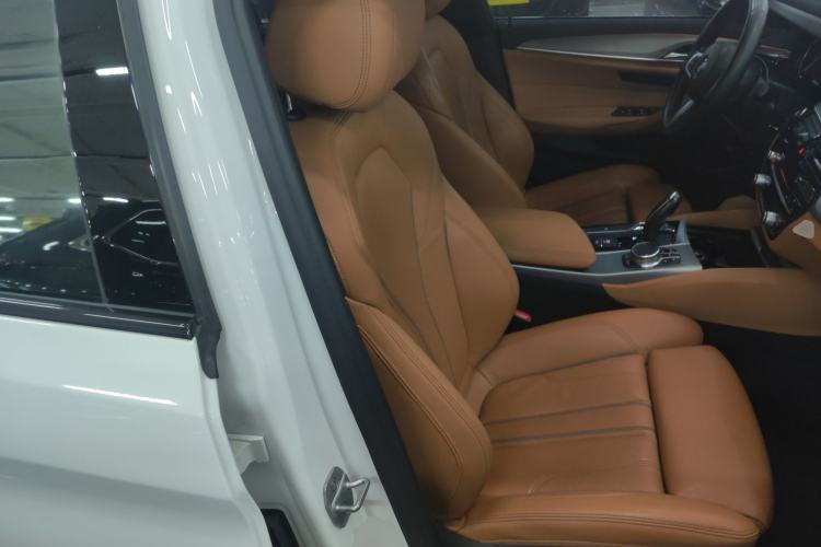 Used BMW 5 Series 2018 525i M Sport Package Right Front Seat