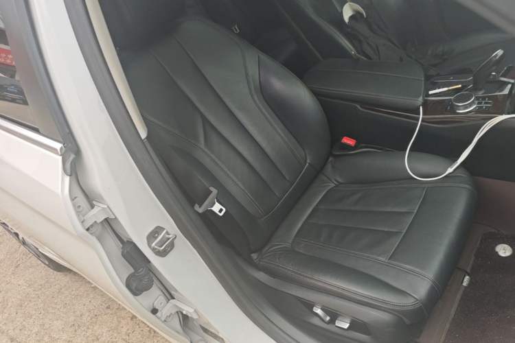 Used BMW 5 Series 2018 528Li Launch Special Edition Right Front Seat