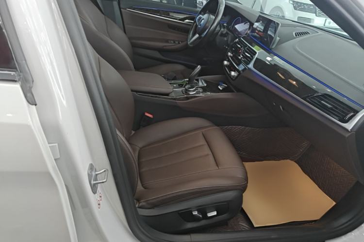 Used BMW 5 Series 2018 525Li M Sport Package Right Front Seat