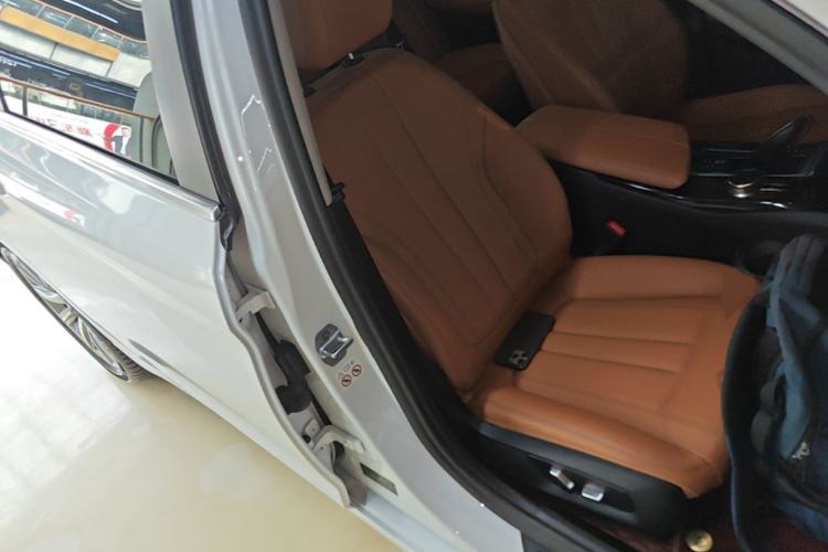 Used BMW 5 Series 2018 528Li Launch Special Edition Right Front Seat