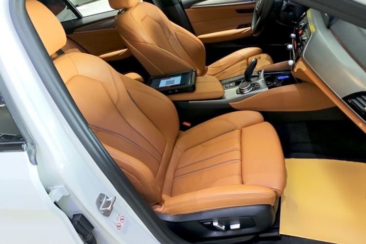 Used BMW 5 Series 2018 525i M Sport Package Right Front Seat