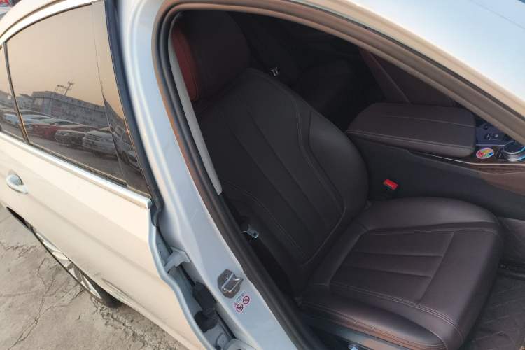 Used BMW 5 Series 2018 525Li Luxury Package Right Front Seat