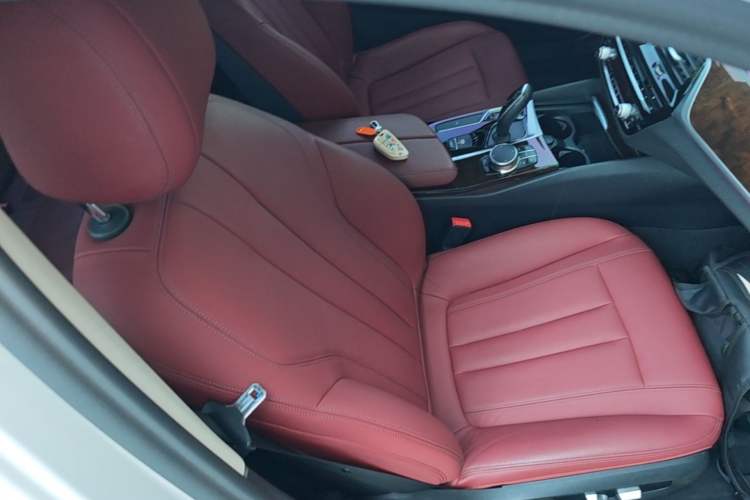 Used BMW 5 Series 2018 528Li Launch Special Edition Right Front Seat