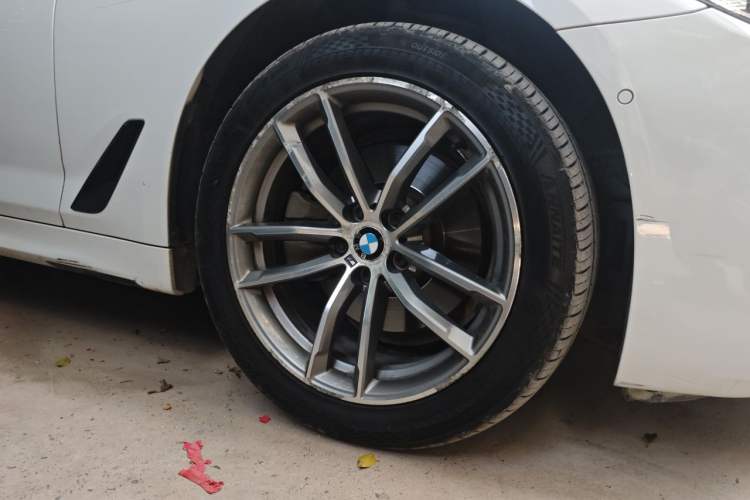 Used BMW 5 Series 2018 525Li M Sport Package Right Front Wheel Hub