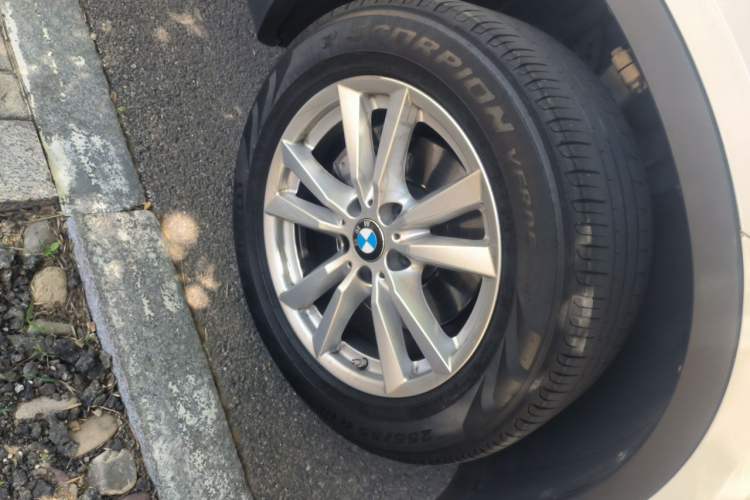 Used BMW 5 Series  Right Front Wheel Hub