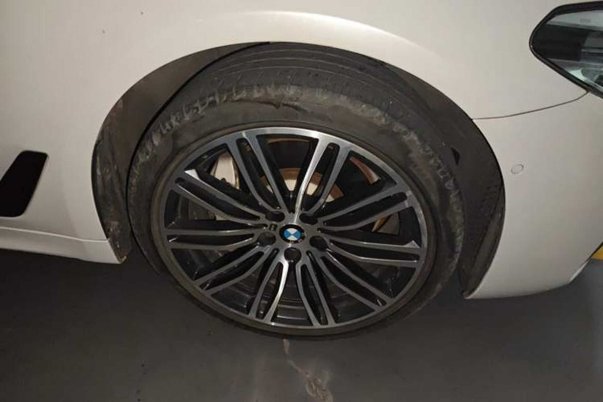 Used BMW 5 Series 2018 530Li Leading Model M Sport Package Right Front Wheel Hub