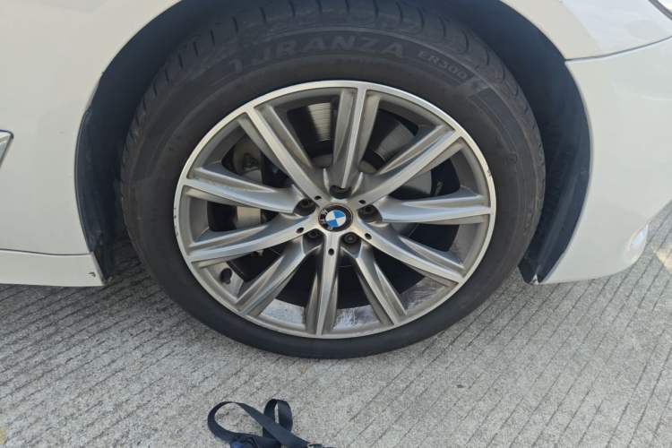 Used BMW 5 Series 2018 528Li Launch Special Edition Right Front Wheel Hub