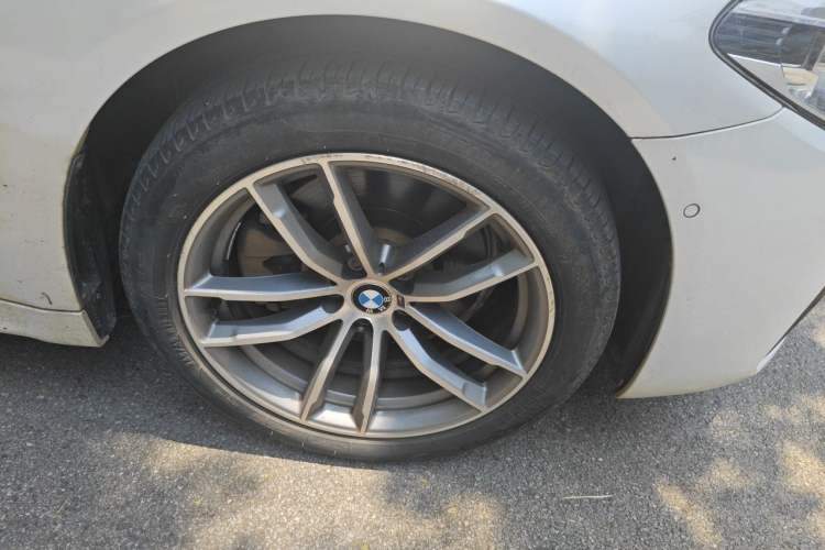 Used BMW 5 Series 2018 525Li M Sport Package Right Front Wheel Hub