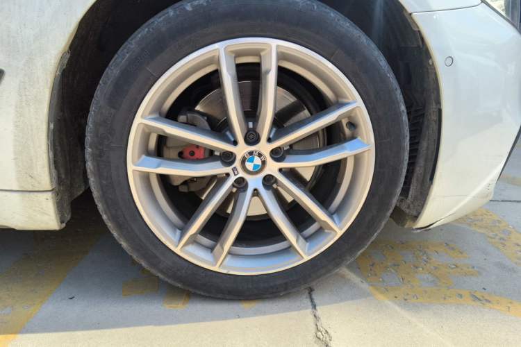 Used BMW 5 Series 2018 525Li M Sport Package Right Front Wheel Hub