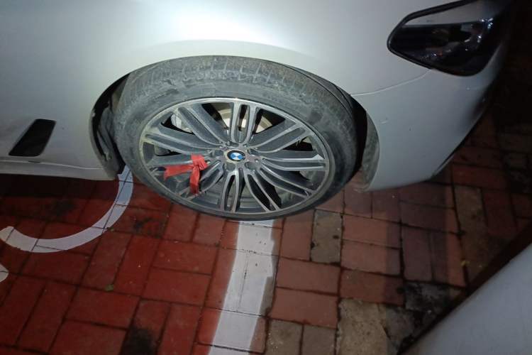Used BMW 5 Series 2018 Facelifted 530Li xDrive M Sport Package Right Front Wheel Hub