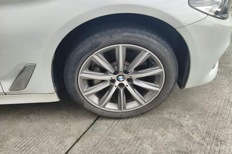 Used BMW 5 Series 2018 528Li Launch Special Edition Right Front Wheel Hub