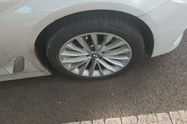 Used BMW 5 Series 2018 525Li Luxury Package Right Front Wheel Hub