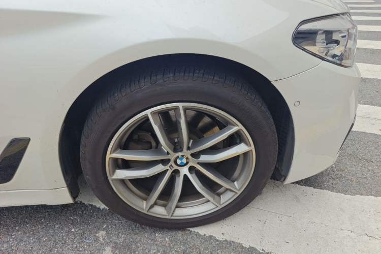 Used BMW 5 Series 2018 525Li M Sport Package Right Front Wheel Hub