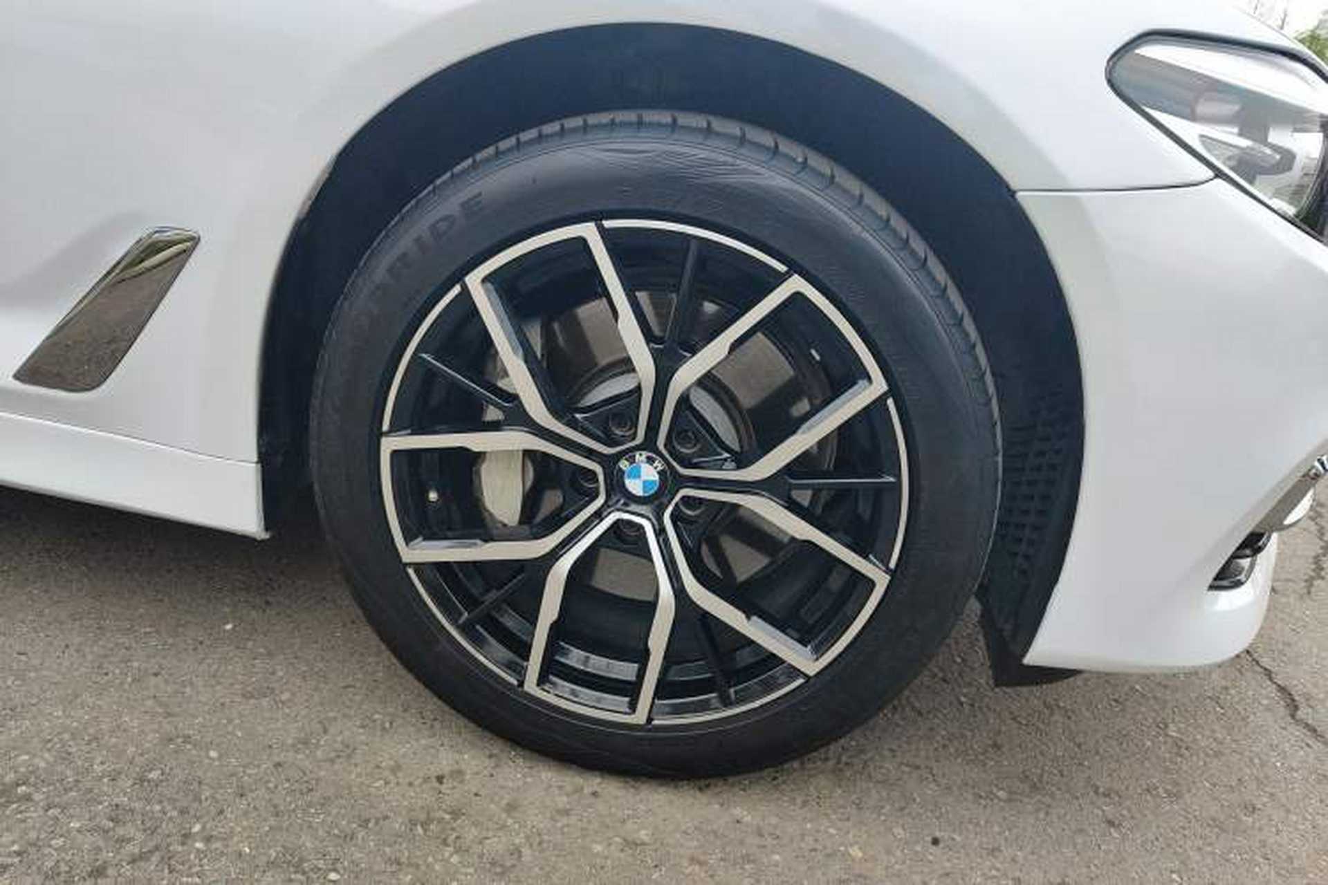 Used BMW 5 Series 2018 530Li Leading Edition Luxury Package Right Front Wheel Hub
