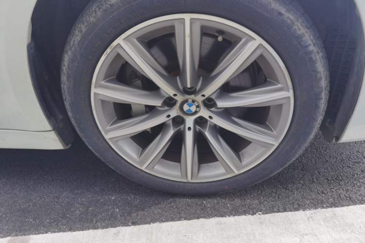 Used BMW 5 Series 2018 528Li Launch Special Edition Right Front Wheel Hub