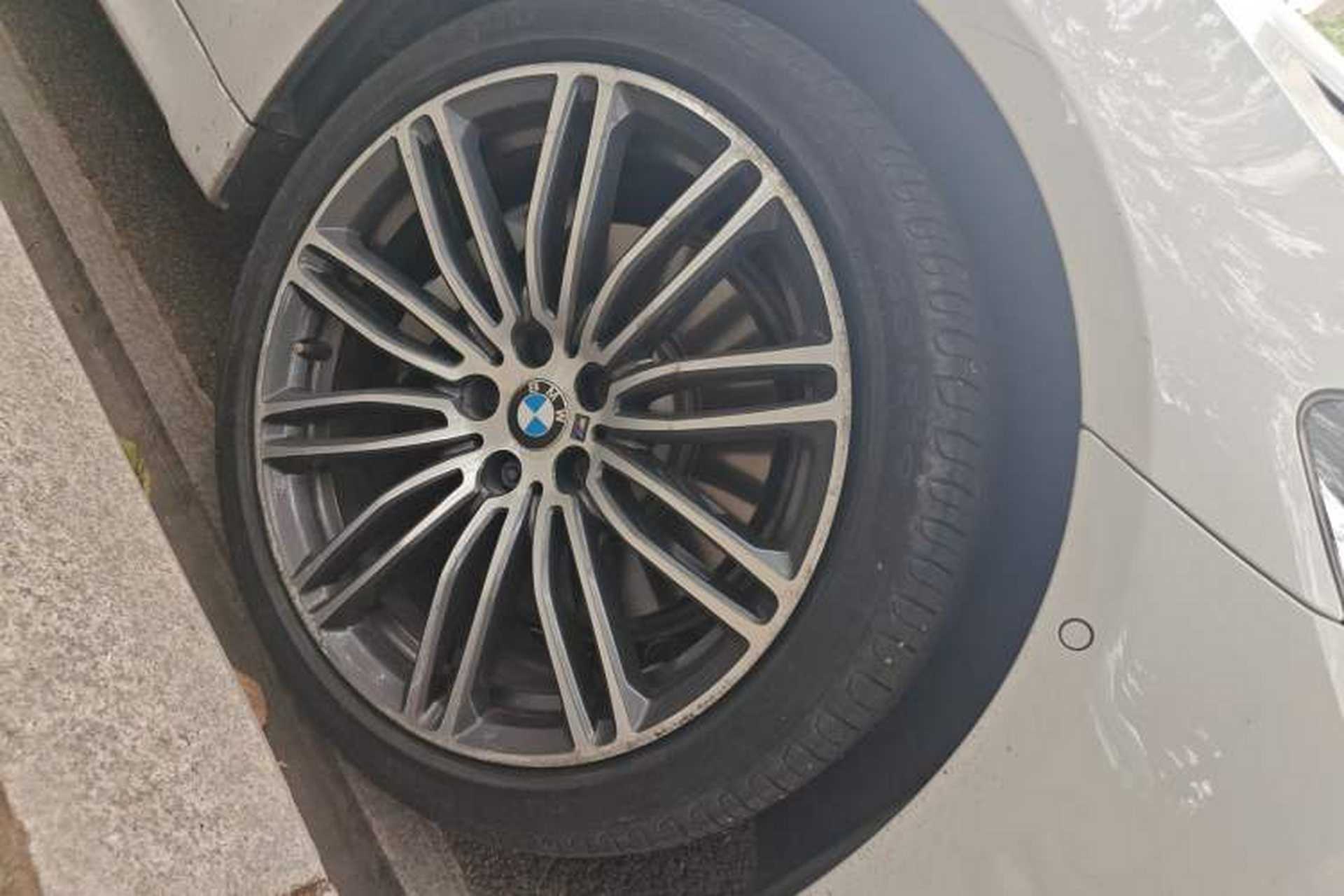 Used BMW 5 Series 2018 Restyled 530Li Leading Edition M Sport Package Right Front Wheel Hub