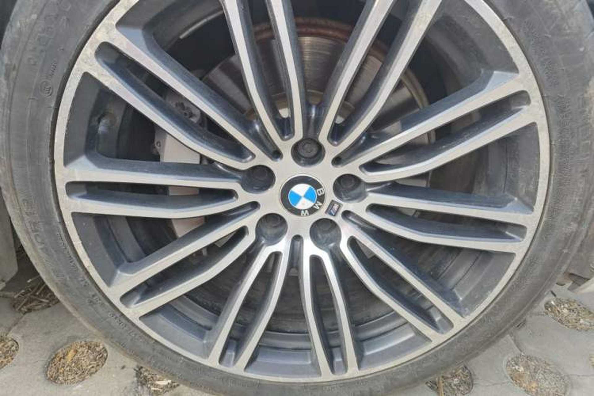 Used BMW 5 Series 2018 Restyled 530Li Leading Edition M Sport Package Right Front Wheel Hub
