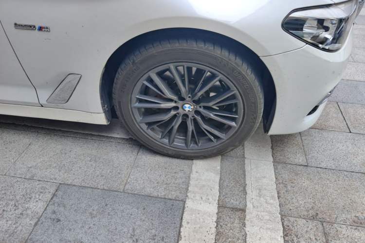Used BMW 5 Series 2018 525Li Luxury Package Right Front Wheel Hub