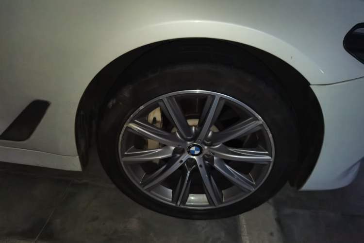 Used BMW 5 Series 2018 528Li Launch Special Edition Right Front Wheel Hub