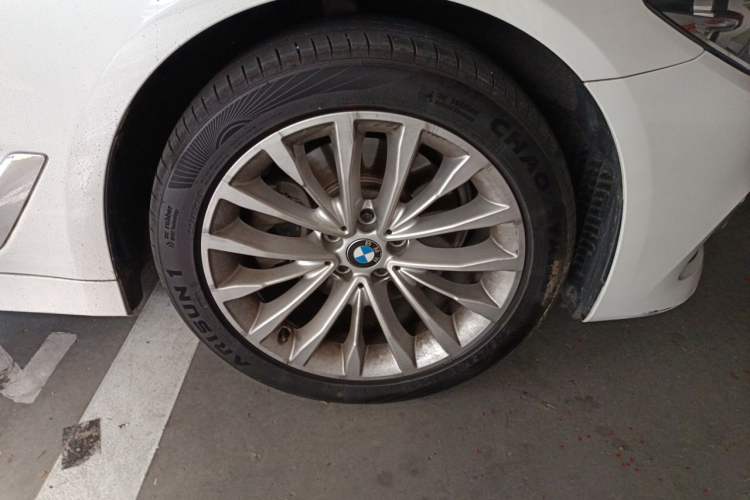 Used BMW 5 Series 2018 525Li Luxury Package Right Front Wheel Hub