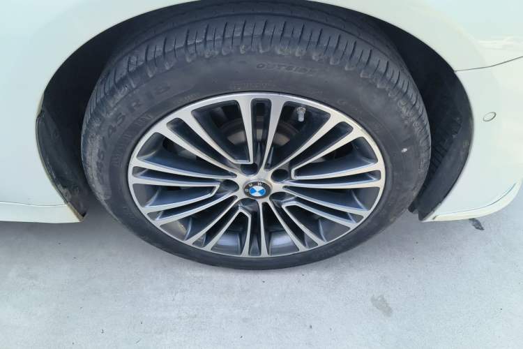 Used BMW 5 Series 2018 Facelifted 530Li Luxury Edition Premium Package Right Front Wheel Hub