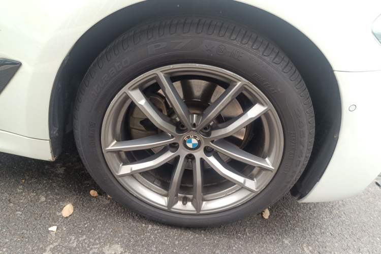 Used BMW 5 Series 2018 525i M Sport Package Right Front Wheel Hub