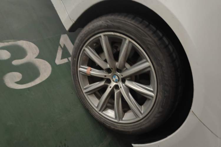 Used BMW 5 Series 2018 528Li Launch Special Edition Right Front Wheel Hub