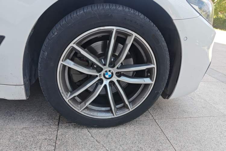 Used BMW 5 Series 2018 525Li M Sport Package Right Front Wheel Hub