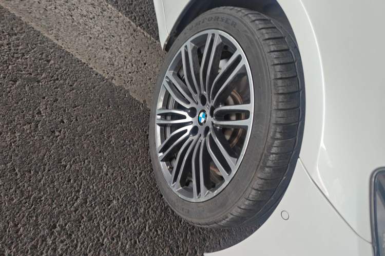 Used BMW 5 Series 2018 530Li Leading Model M Sport Package Right Front Wheel Hub