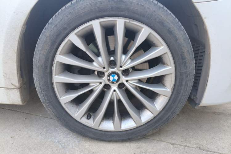 Used BMW 5 Series 2018 525Li Luxury Package Right Front Wheel Hub