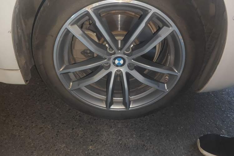 Used BMW 5 Series 2018 525Li M Sport Package Right Front Wheel Hub