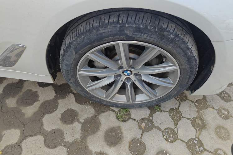 Used BMW 5 Series 2018 528Li Launch Special Edition Right Front Wheel Hub