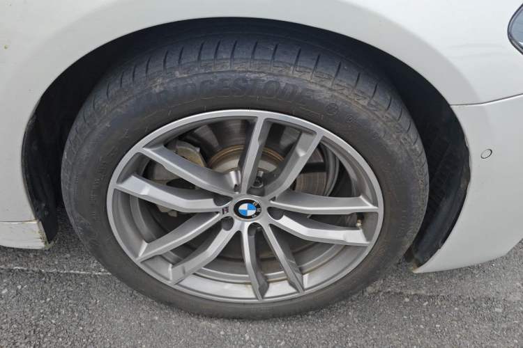 Used BMW 5 Series 2018 525Li M Sport Package Right Front Wheel Hub