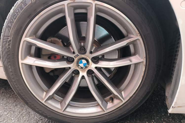Used BMW 5 Series 2018 525Li Luxury Package Right Front Wheel Hub