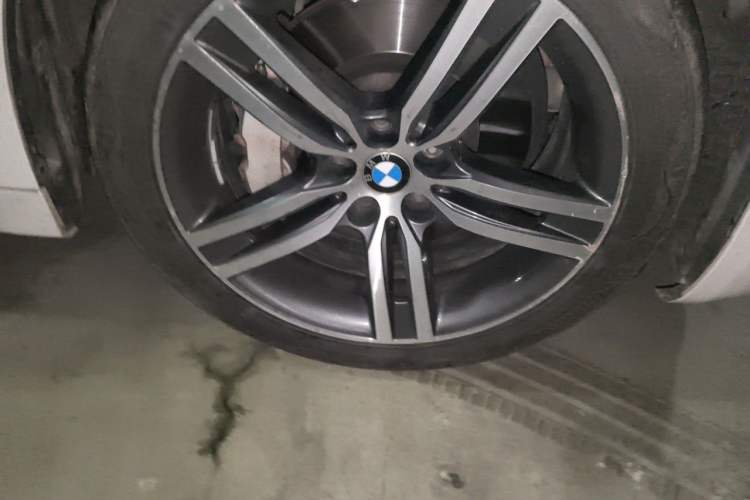 Used BMW 5 Series 2018 528Li Launch Special Edition Right Front Wheel Hub