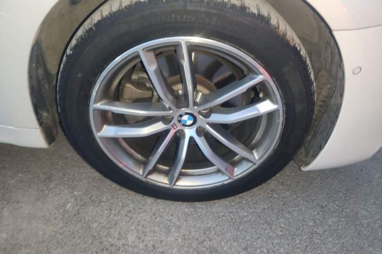 Used BMW 5 Series 2018 525Li M Sport Package Right Front Wheel Hub