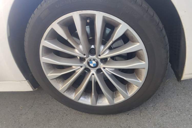 Used BMW 5 Series 2018 525Li Luxury Package Right Front Wheel Hub