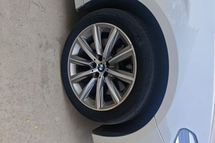 Used BMW 5 Series 2018 528Li Launch Special Edition Right Front Wheel Hub