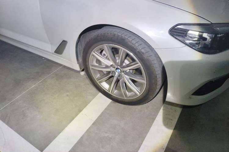 Used BMW 5 Series 2018 528Li Launch Special Edition Right Front Wheel Hub