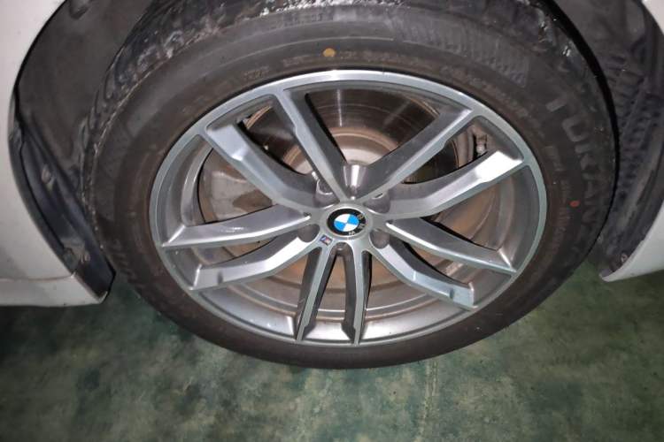 Used BMW 5 Series 2018 525Li M Sport Package Right Front Wheel Hub