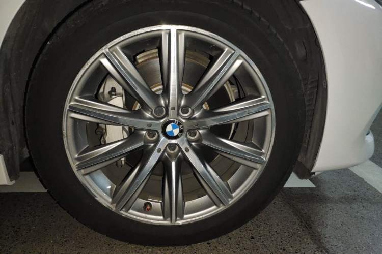 Used BMW 5 Series 2018 528Li Launch Special Edition Right Front Wheel Hub