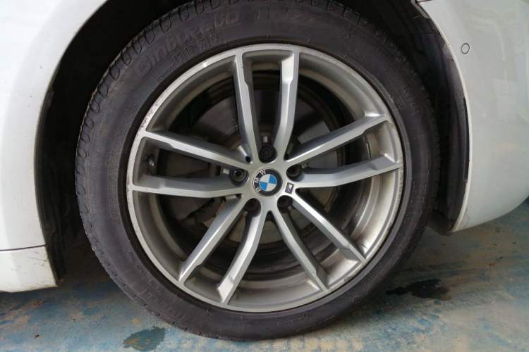 Used BMW 5 Series 2018 525Li M Sport Package Right Front Wheel Hub