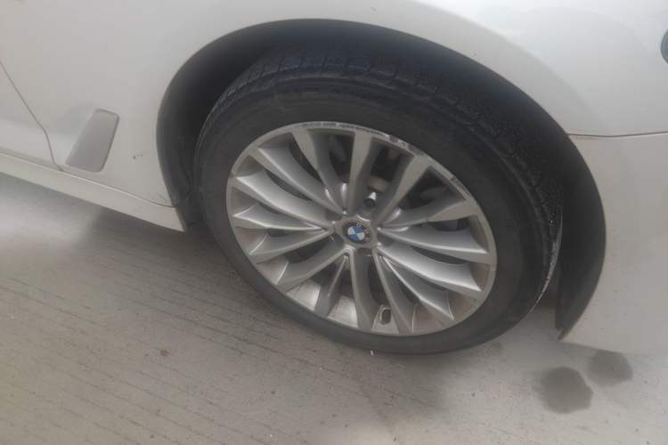 Used BMW 5 Series 2018 530Li Leading Edition Luxury Package Right Front Wheel Hub