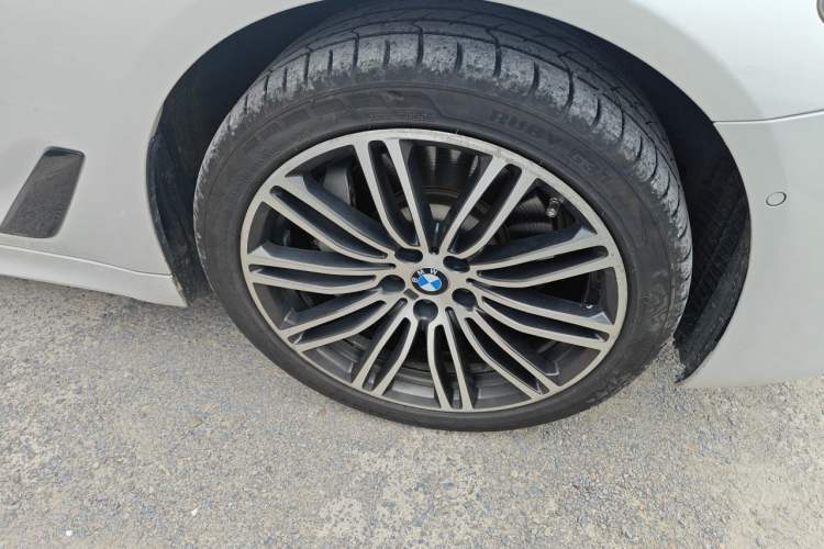 Used BMW 5 Series 2018 Facelifted 530Li xDrive M Sport Package Right Front Wheel Hub