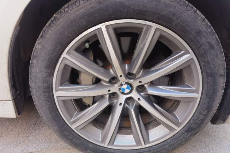 Used BMW 5 Series 2018 528Li Launch Special Edition Right Front Wheel Hub