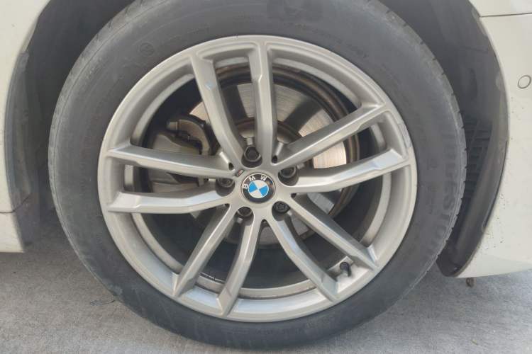 Used BMW 5 Series 2018 525i M Sport Package Right Front Wheel Hub