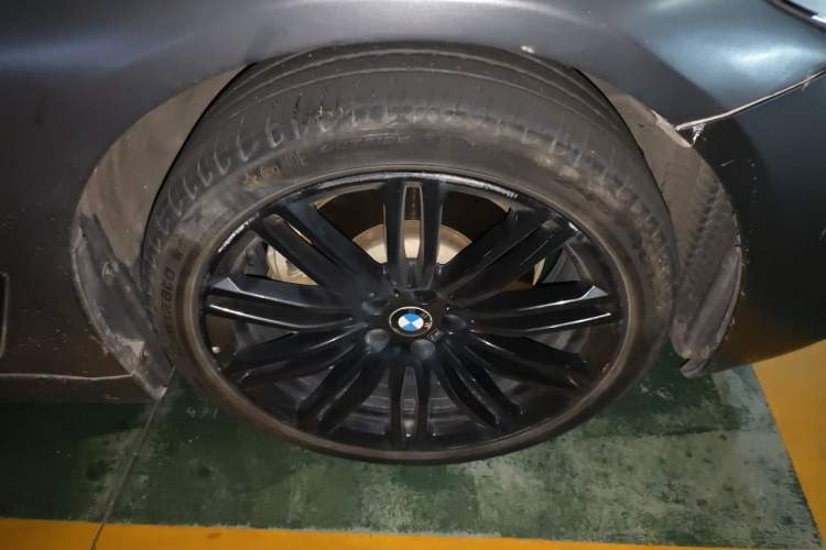 Used BMW 5 Series 2018 Restyled 530Li Luxury Edition M Sport Package Right Front Wheel Hub